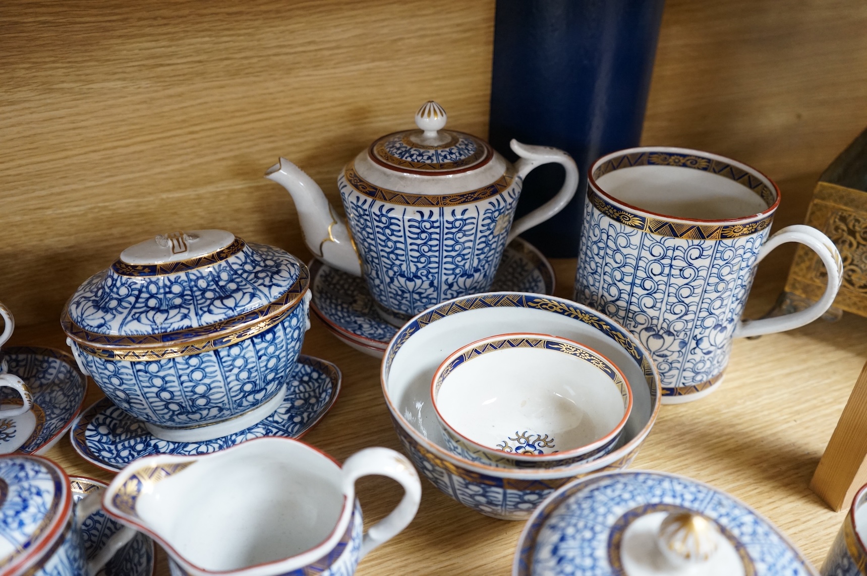A collection of Worcester Royal Lily pattern tea and coffee wares, late 18th/early 19th century, largest 22cm wide